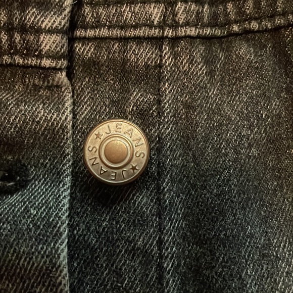 🔥Boutique🔥Blake Distressed Jean Jacket - Picture 10 of 15